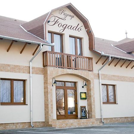 Pazonyi Fogadó és Étterem Nyírpazony Esterno foto