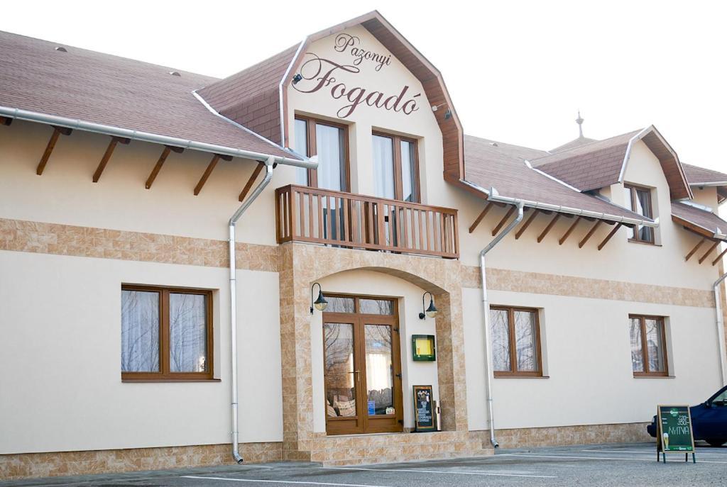 Pazonyi Fogadó és Étterem Nyírpazony Esterno foto